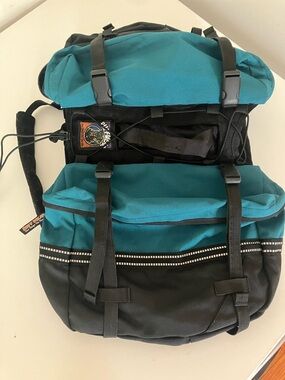 Vintage Ruffwear dog pack, tag says Medium but fits my 90lb shepherd mix.